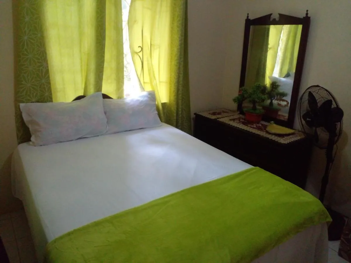 Guest house Happy And Comfortable Home Montego Bay